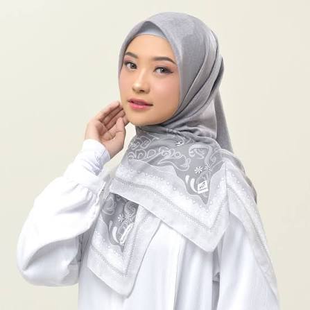 kerudung segi empat